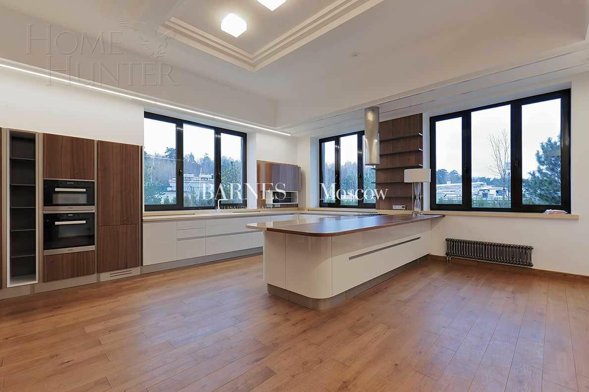 2-этажный коттедж 1 365 м² с отделкой