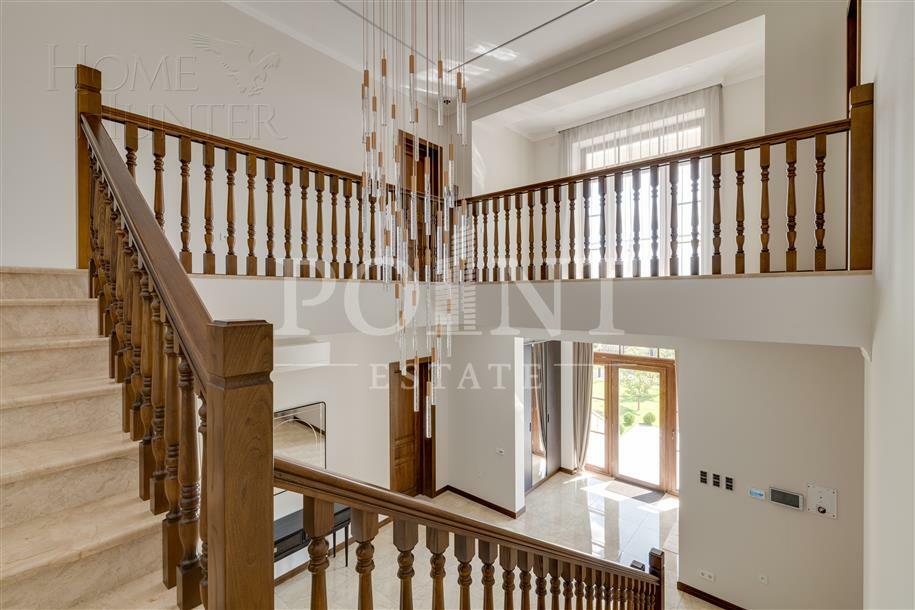 2-этажный коттедж 900 м² с отделкой