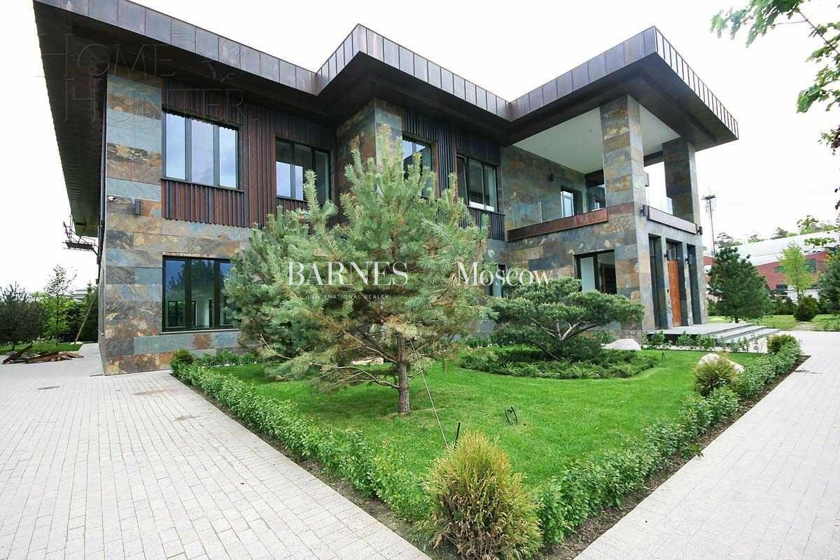 2-этажный коттедж 1 365 м² с отделкой