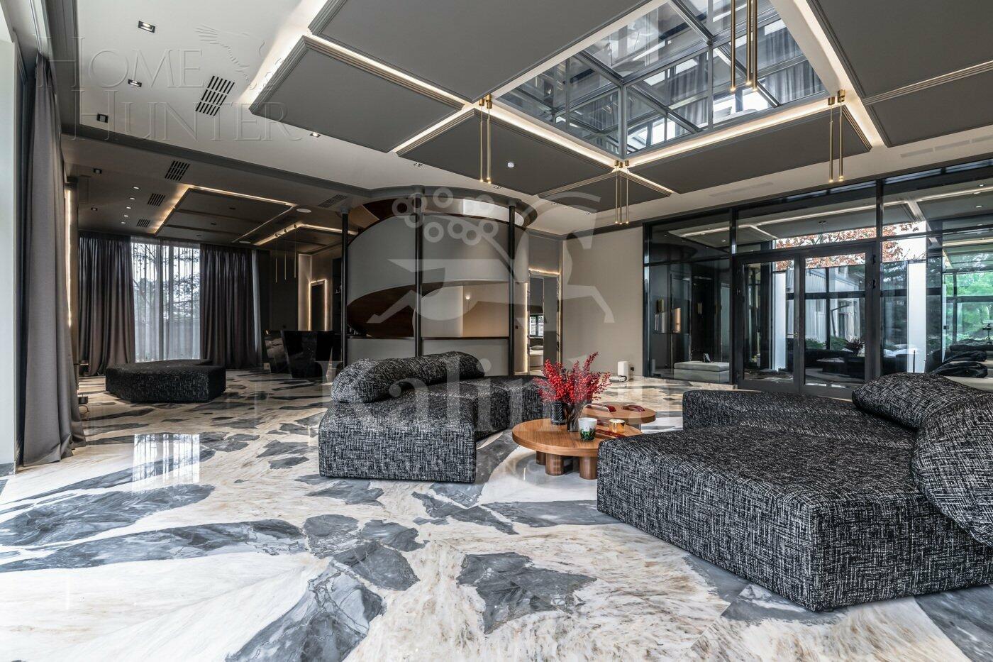 2-этажный коттедж 2 430 м² с отделкой