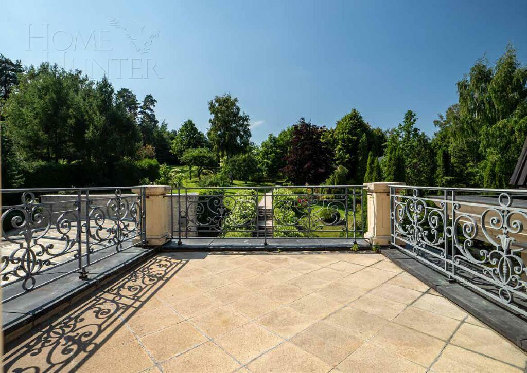 2-этажный коттедж 1 500 м² с отделкой