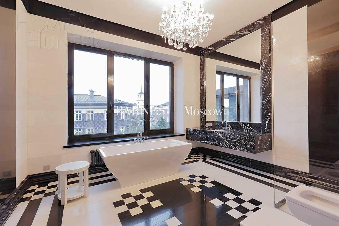 2-этажный коттедж 1 365 м² с отделкой