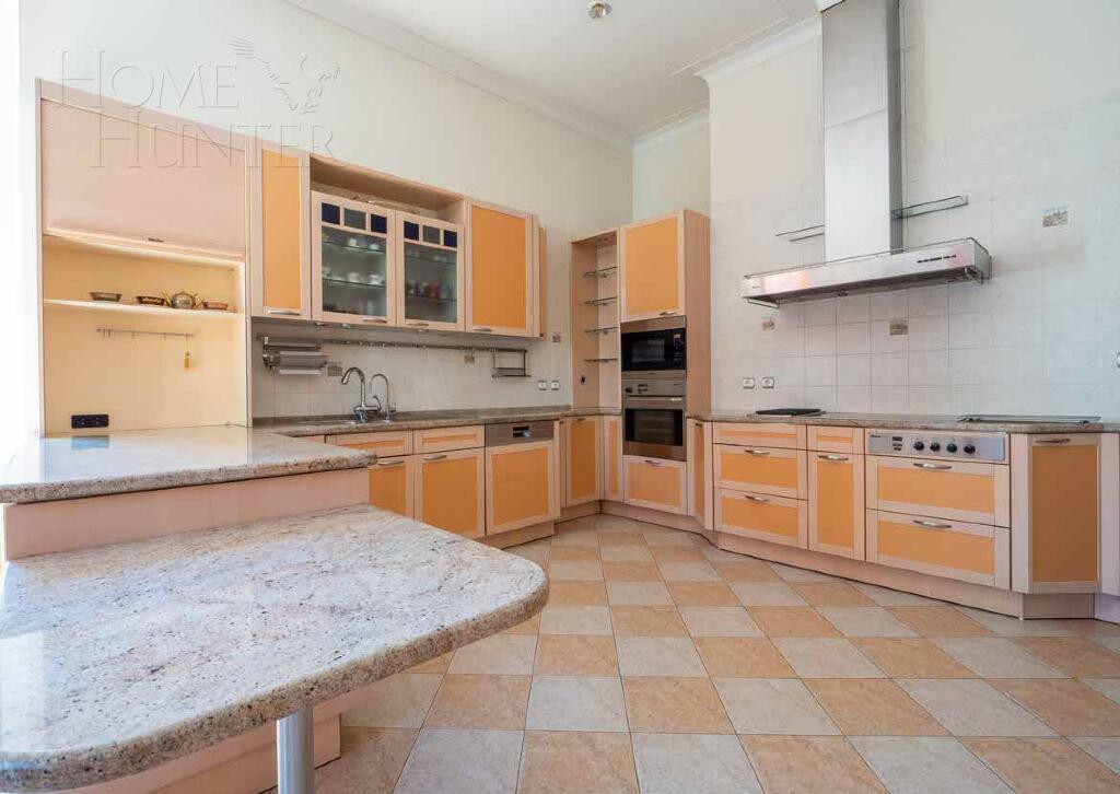 2-этажный коттедж 1 500 м² с отделкой