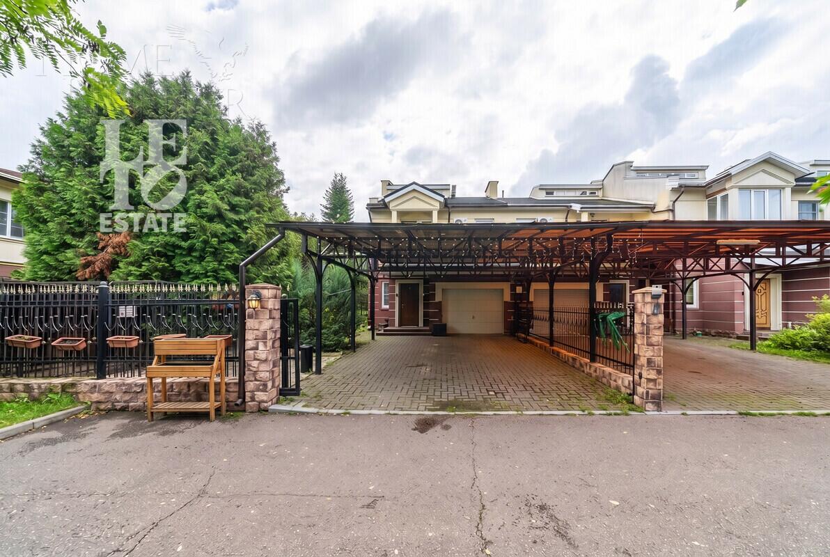 2-этажный таунхаус 210 м² с отделкой