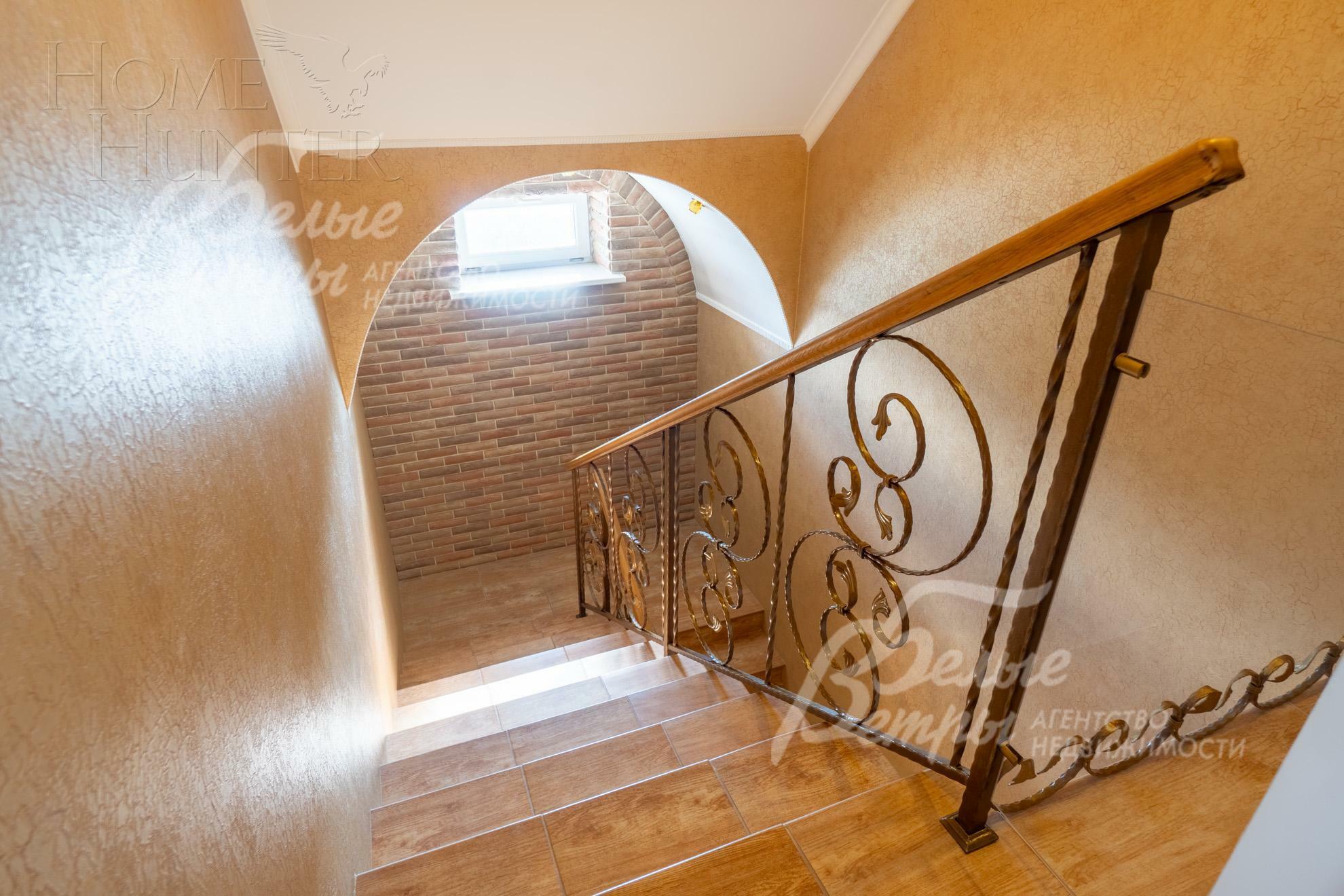 2-этажный коттедж 373.5 м² с отделкой
