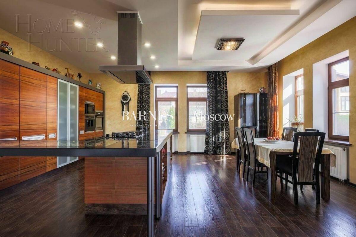 2-этажный коттедж 380 м² с отделкой