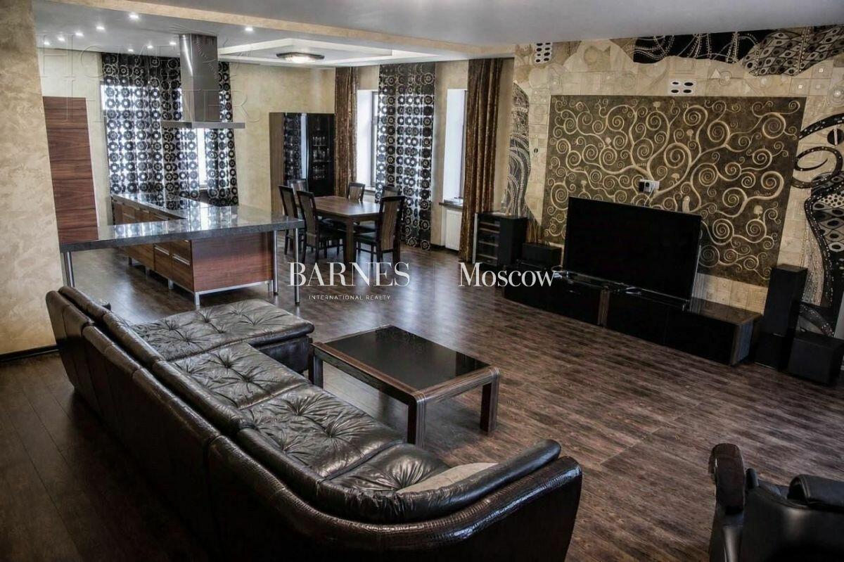 2-этажный коттедж 380 м² с отделкой