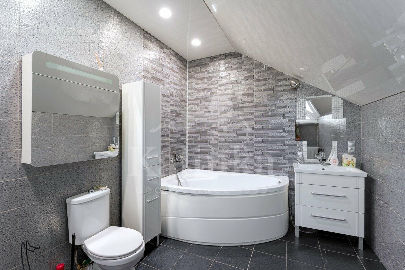 2-этажный коттедж 700 м² с отделкой