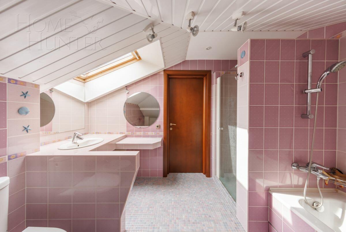 3-этажный коттедж 1 000 м² с отделкой