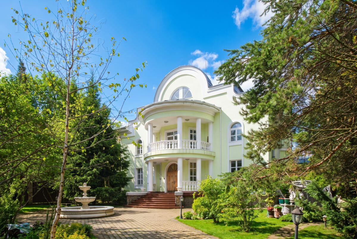 3-этажный коттедж 1 000 м² с отделкой