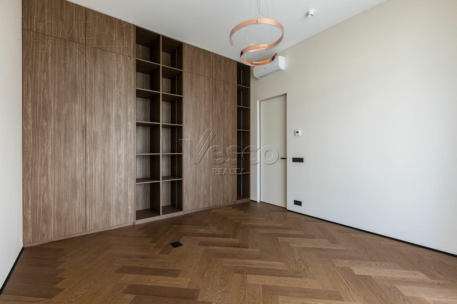 2-этажный коттедж 353 м² с отделкой