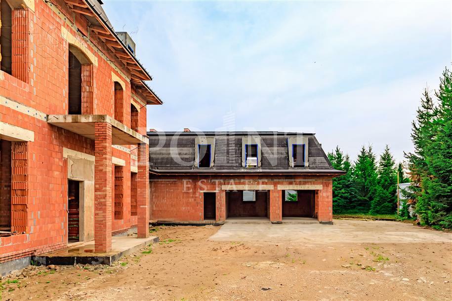 3-этажный коттедж 1 250 м² без отделки