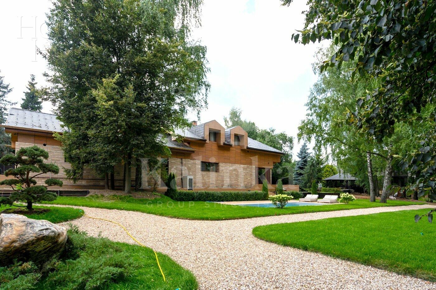 2-этажный коттедж 700 м² с отделкой