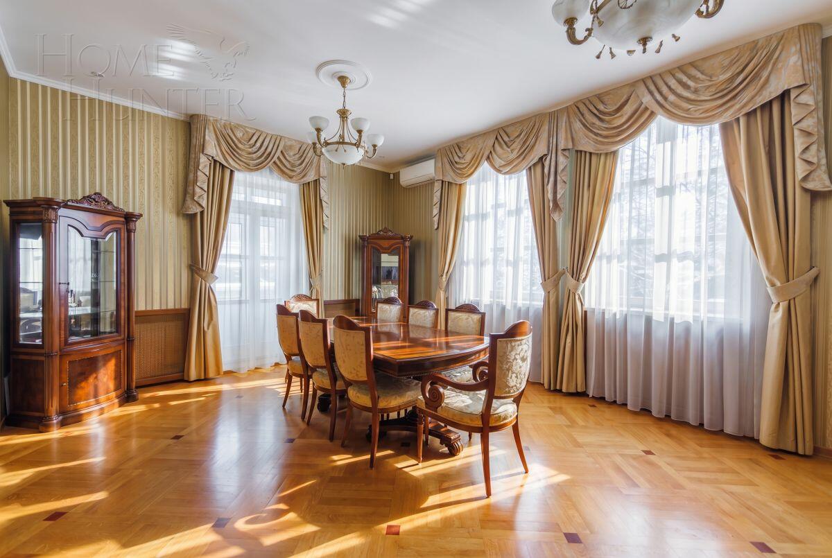 3-этажный коттедж 1 000 м² с отделкой