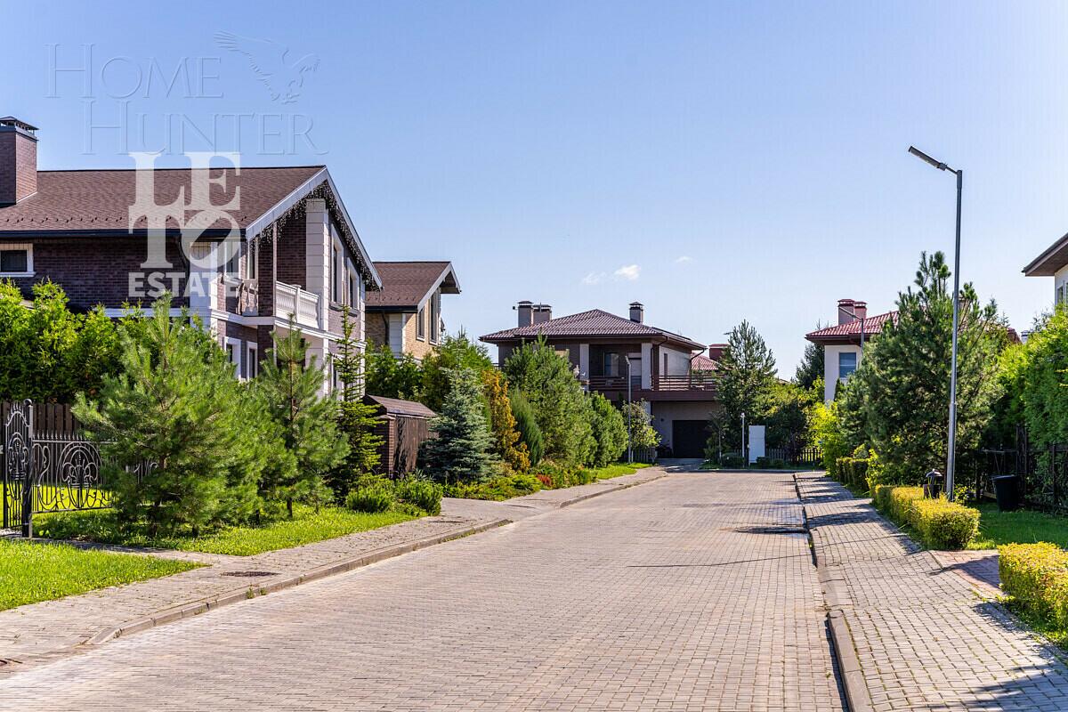 2-этажный коттедж 283 м² с отделкой