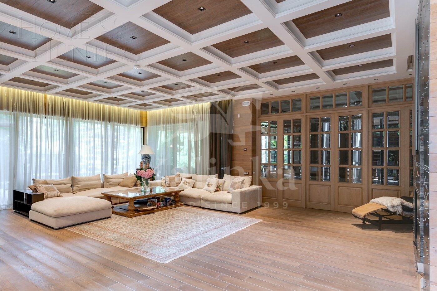 2-этажный коттедж 700 м² с отделкой