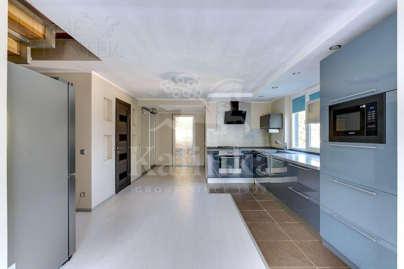 2-этажный коттедж 700 м² с отделкой