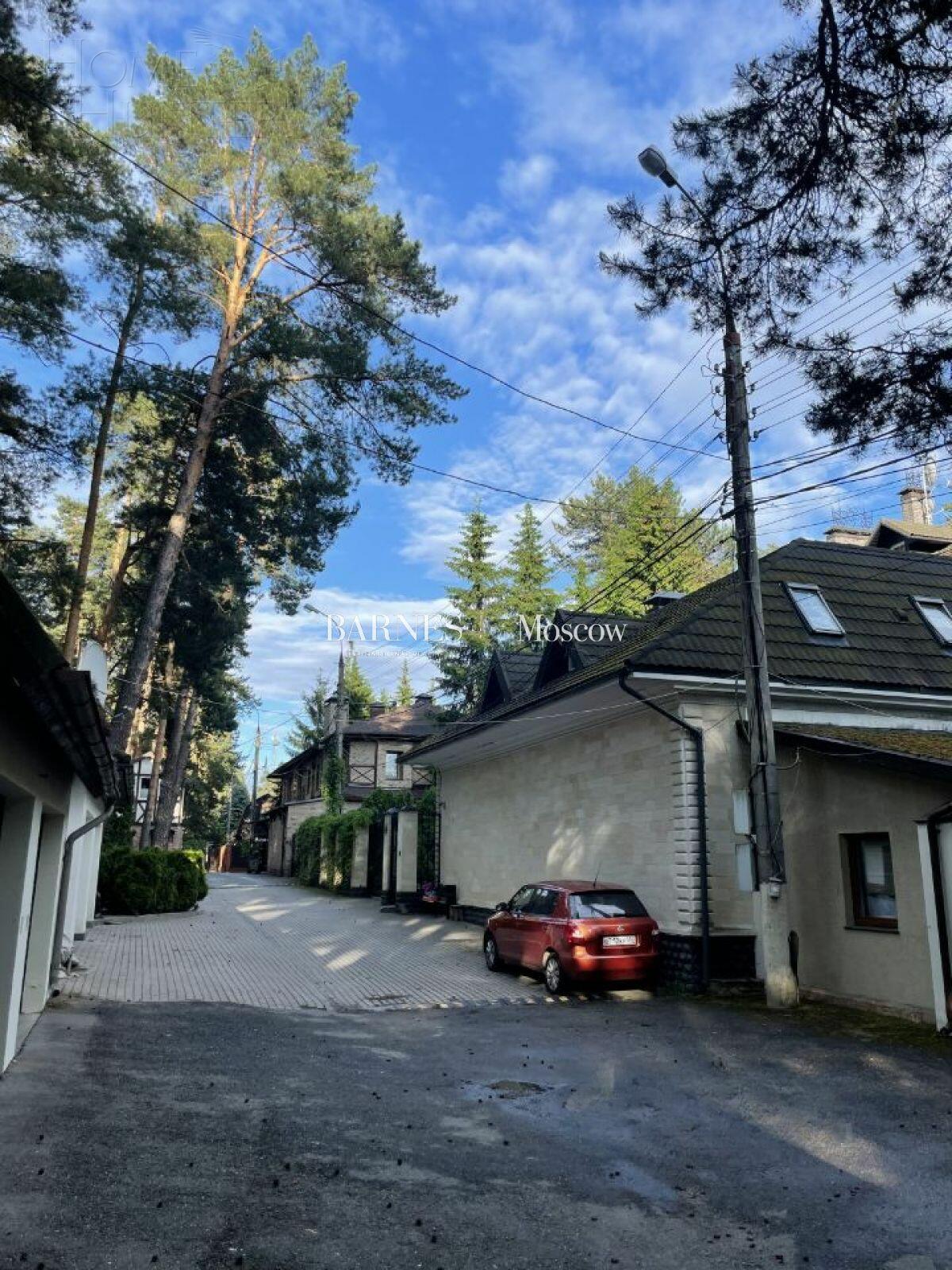 2-этажный коттедж 380 м² без отделки