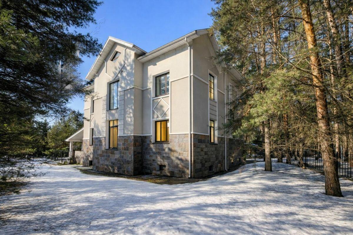 2-этажный коттедж 547 м² без отделки