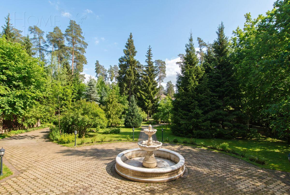 3-этажный коттедж 1 000 м² с отделкой