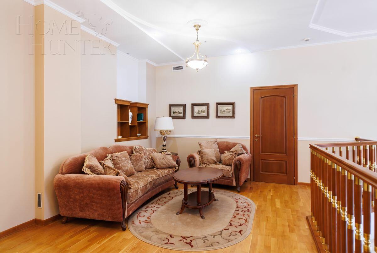3-этажный коттедж 1 000 м² с отделкой