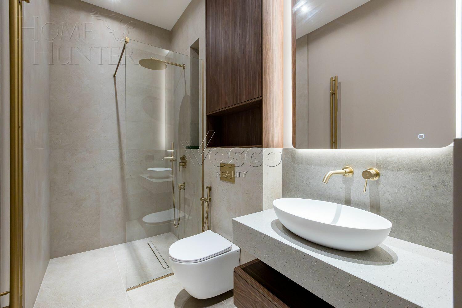 2-этажный коттедж 353 м² с отделкой