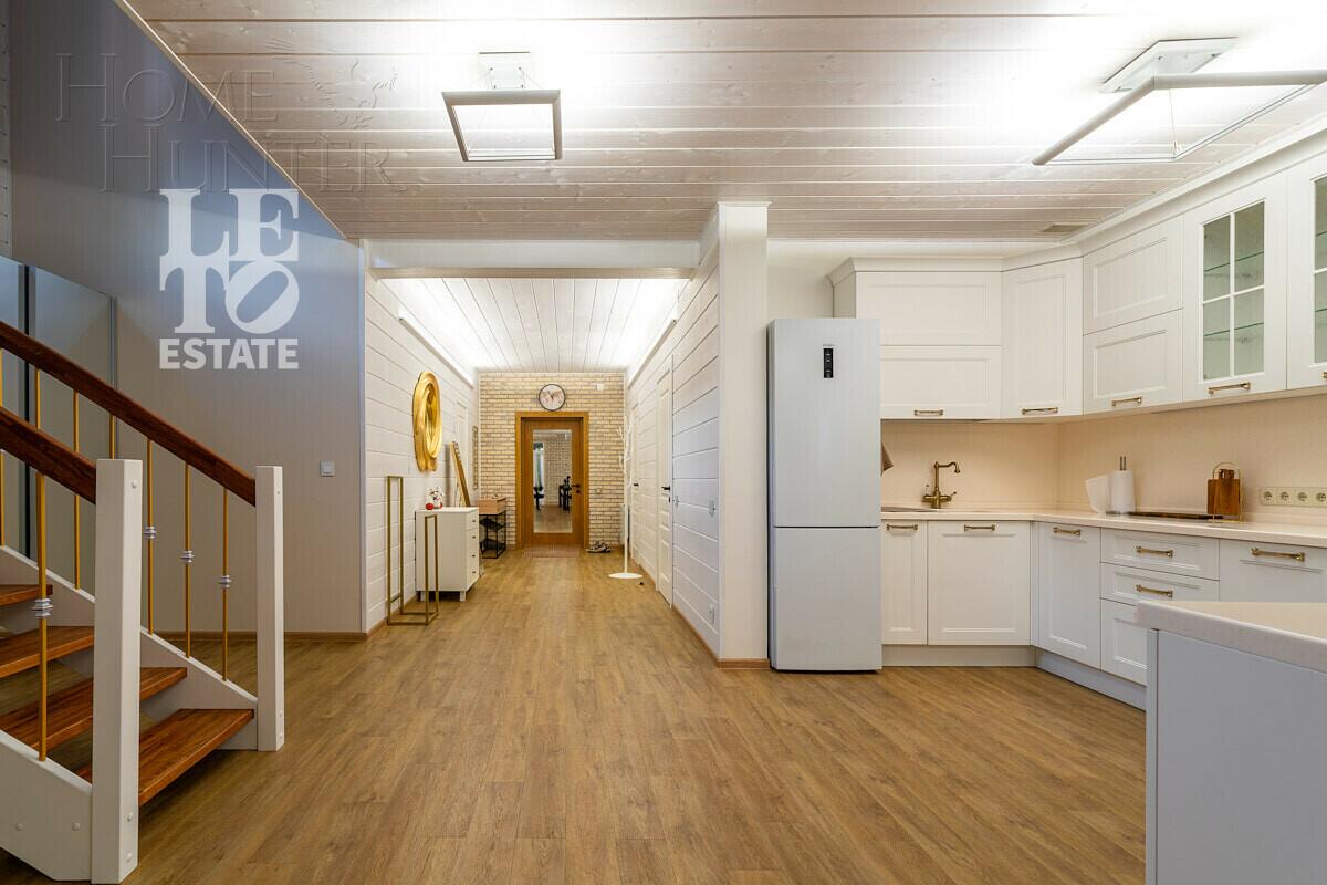 2-этажный коттедж 220 м² с отделкой