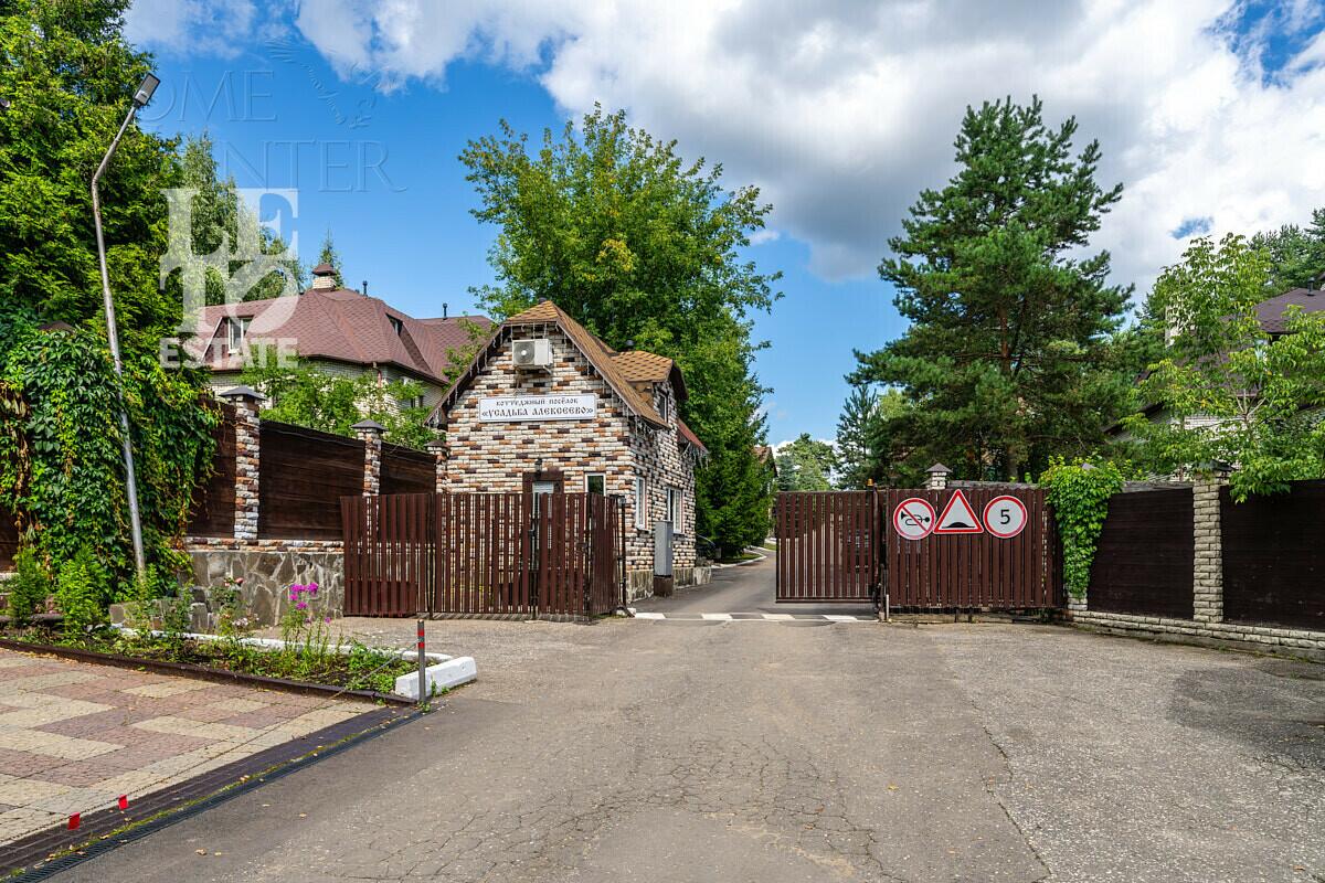 2-этажный коттедж 220 м² с отделкой