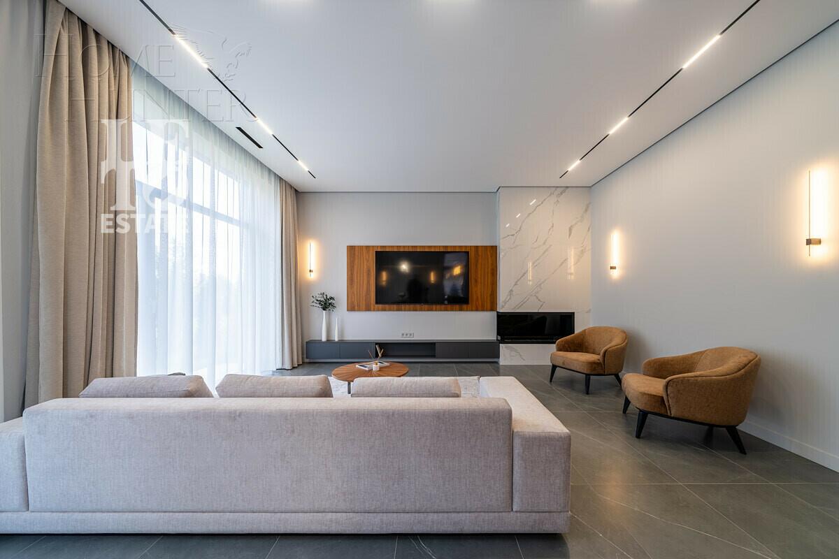 2-этажный коттедж 320 м² с отделкой
