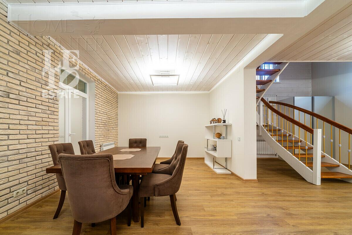2-этажный коттедж 220 м² с отделкой