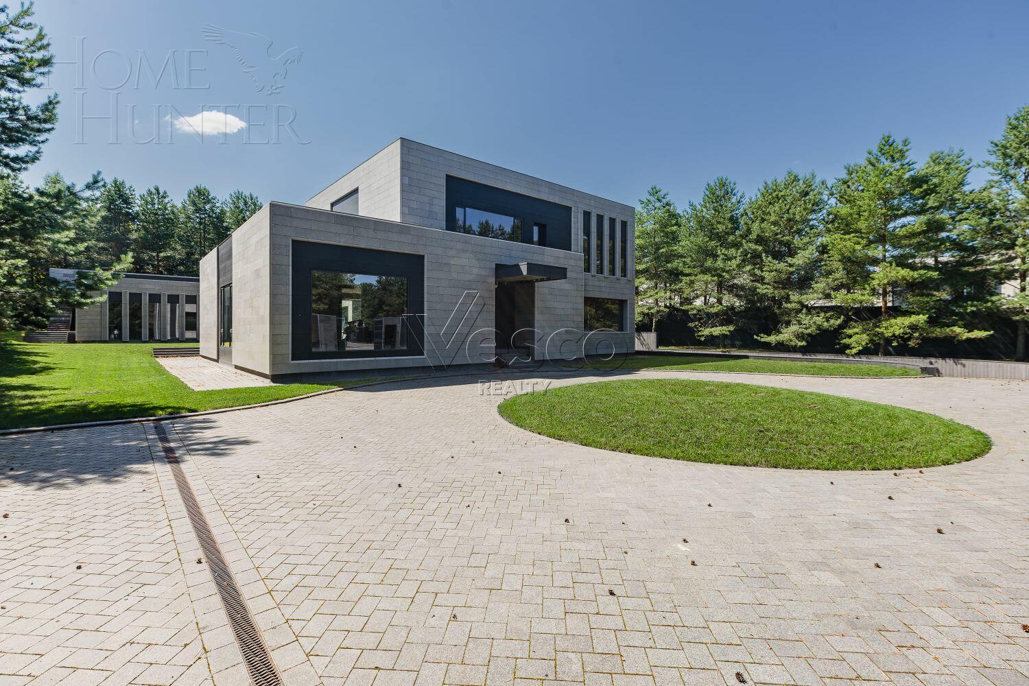 2-этажный коттедж 2 240 м² без отделки