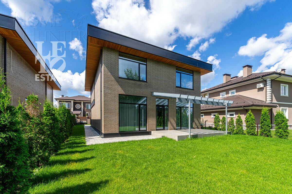 2-этажный коттедж 320 м² с отделкой