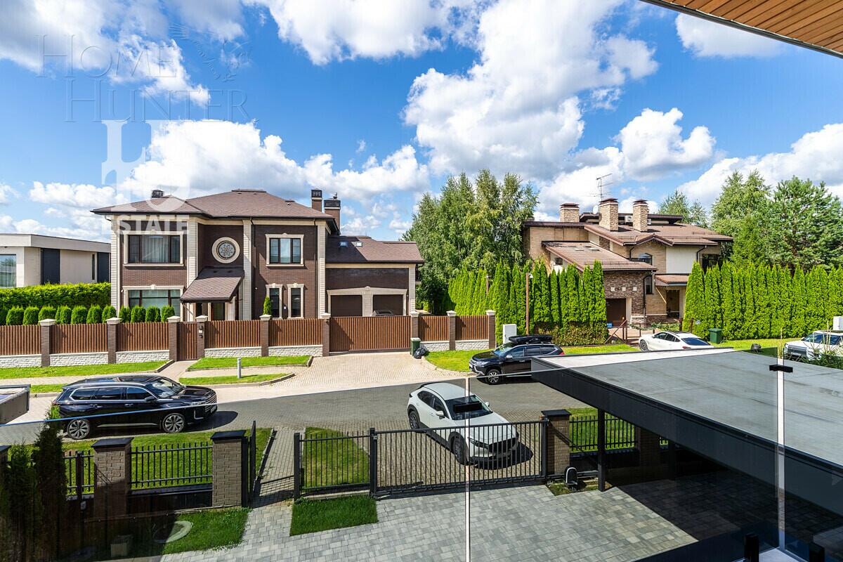 2-этажный коттедж 320 м² с отделкой