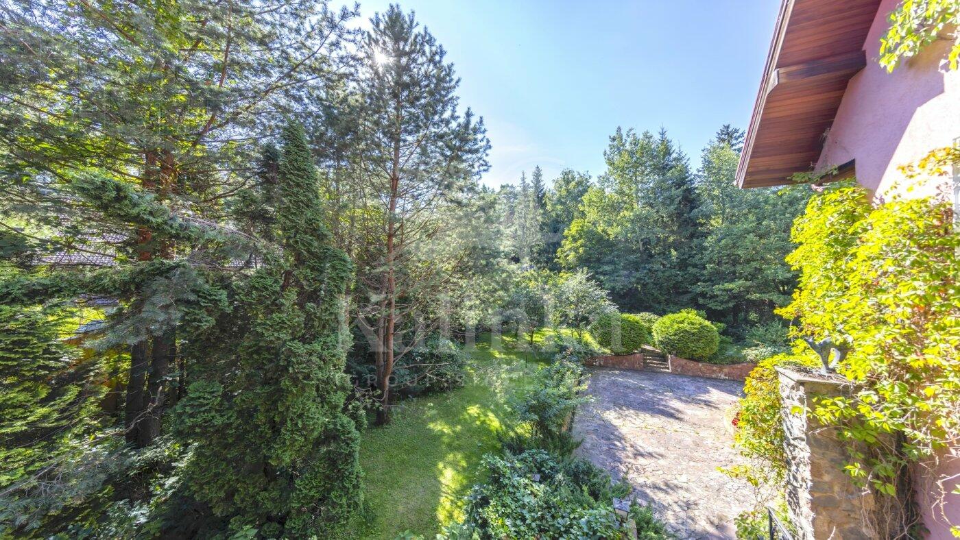 3-этажный коттедж 800 м² с отделкой