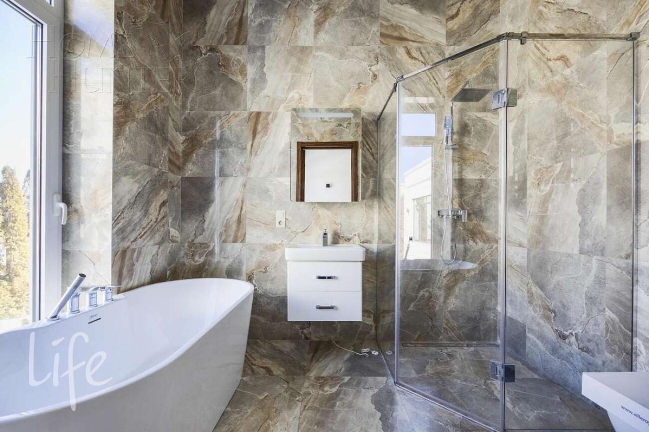 2-этажный коттедж 1 500 м² с отделкой