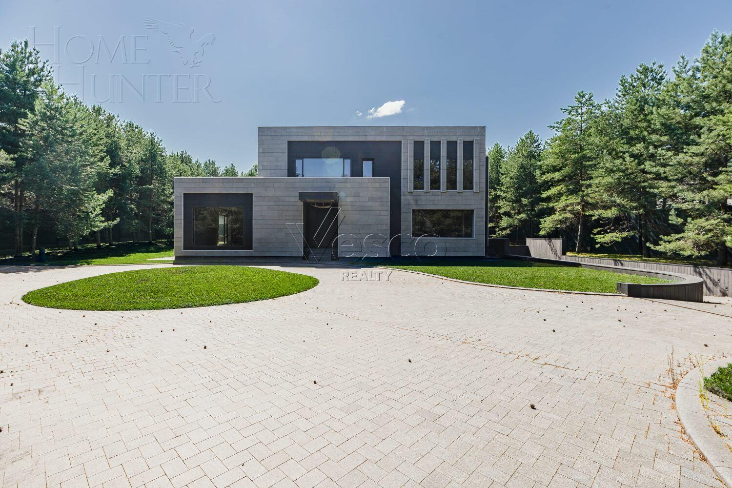 2-этажный коттедж 2 240 м² без отделки
