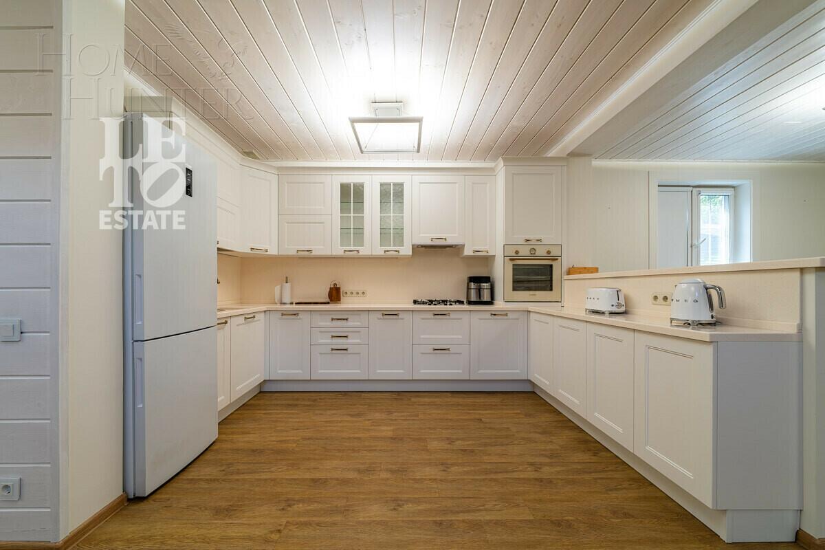 2-этажный коттедж 220 м² с отделкой