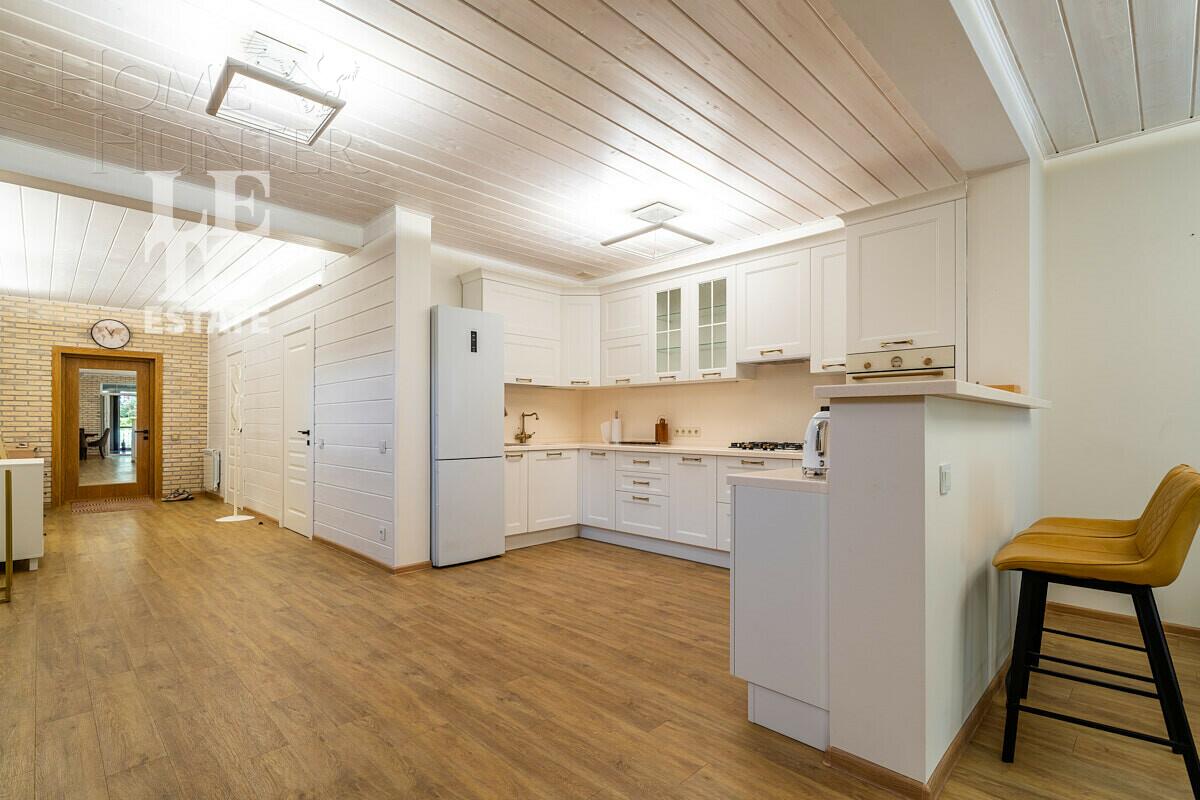 2-этажный коттедж 220 м² с отделкой