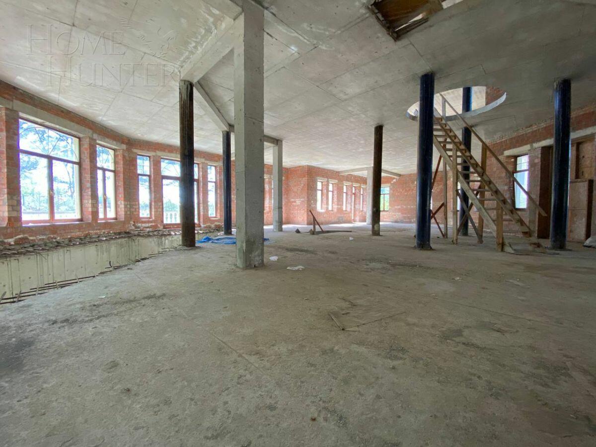 2-этажный коттедж 1 480 м² без отделки