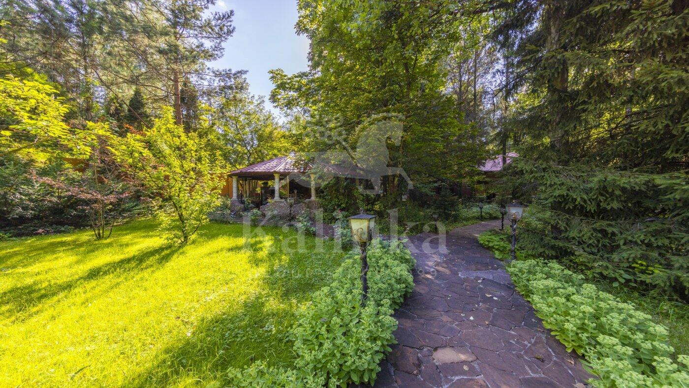 3-этажный коттедж 800 м² с отделкой