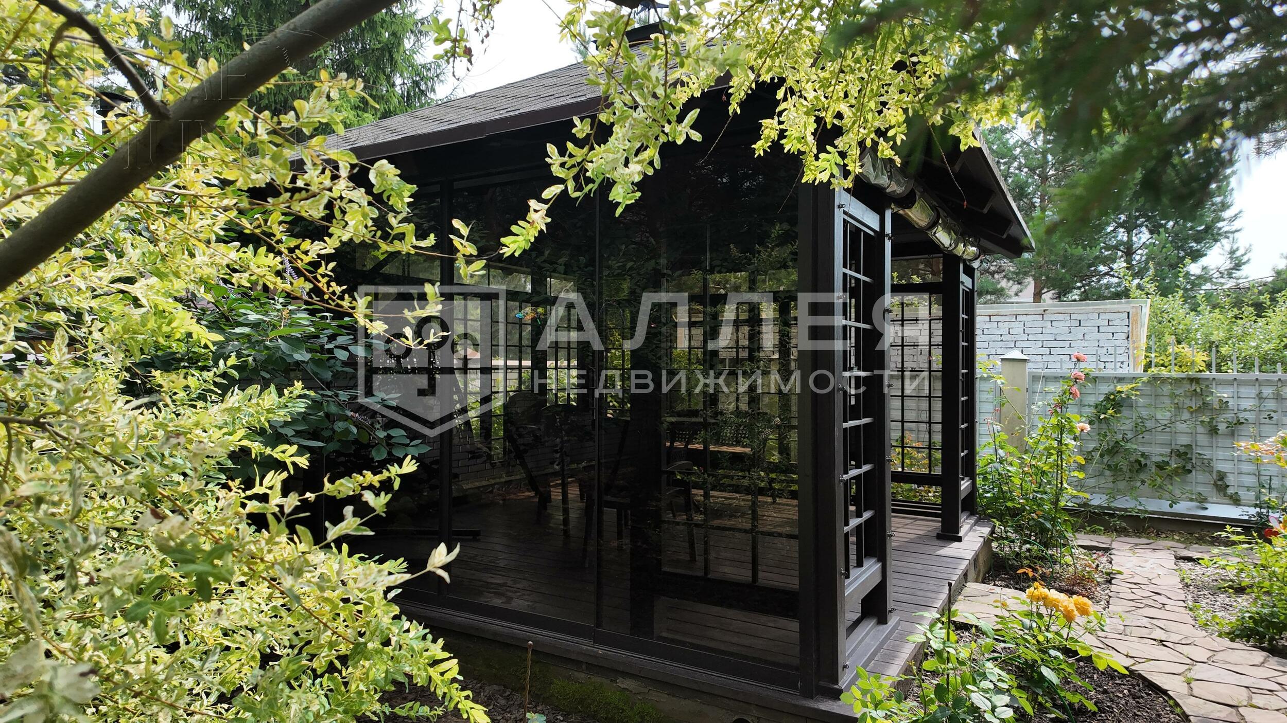 2-этажный коттедж 330 м² с отделкой