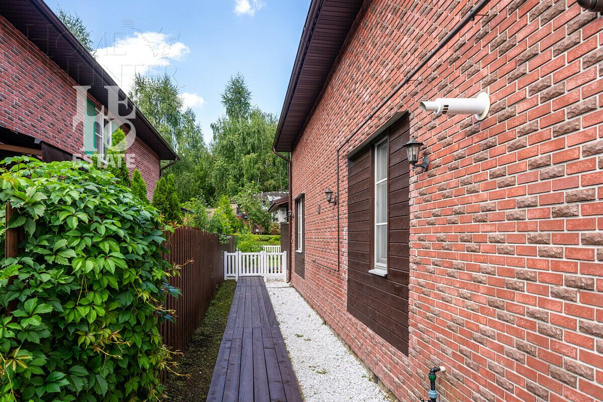 2-этажный коттедж 220 м² с отделкой