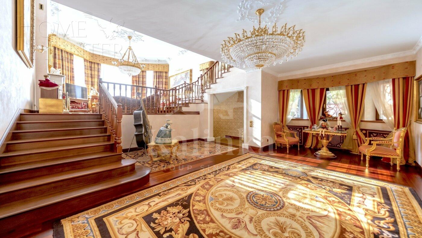 3-этажный коттедж 800 м² с отделкой