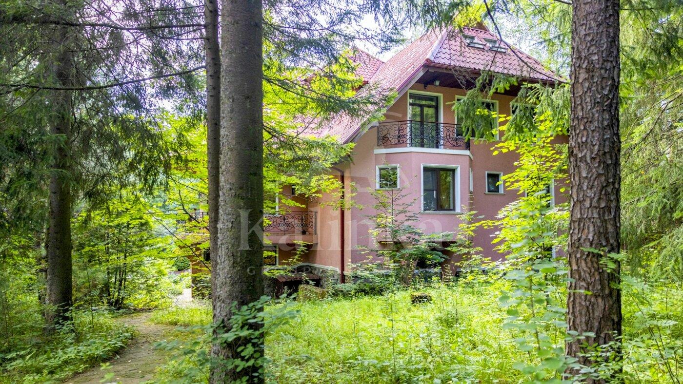 3-этажный коттедж 800 м² с отделкой