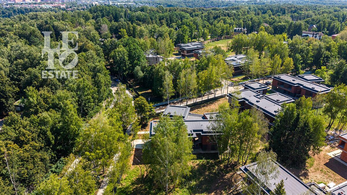 2-этажный коттедж 590 м² без отделки