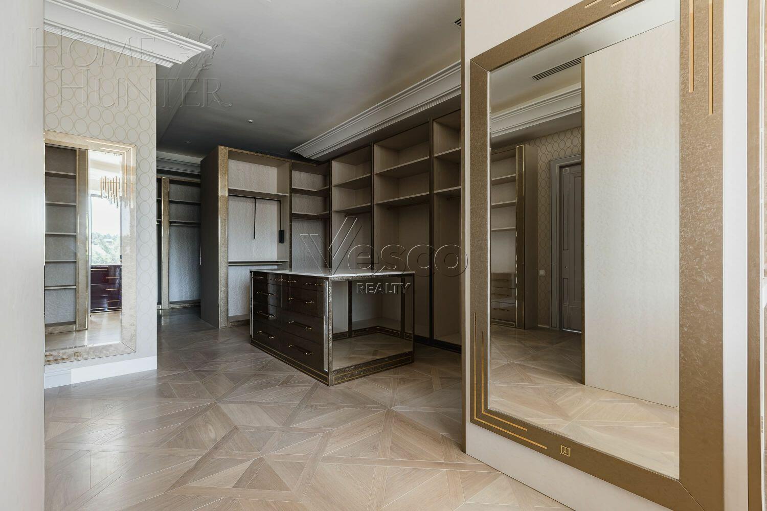 2-этажный коттедж 4 400 м² с отделкой