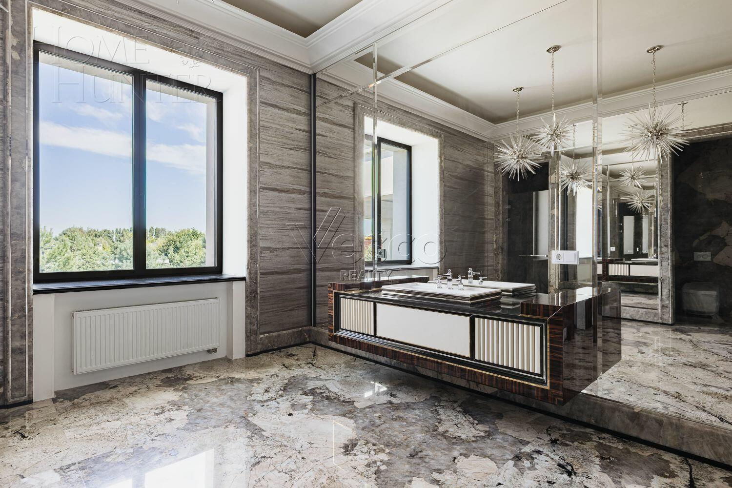 2-этажный коттедж 4 400 м² с отделкой