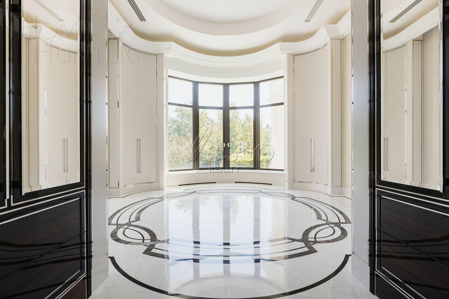 2-этажный коттедж 4 400 м² с отделкой