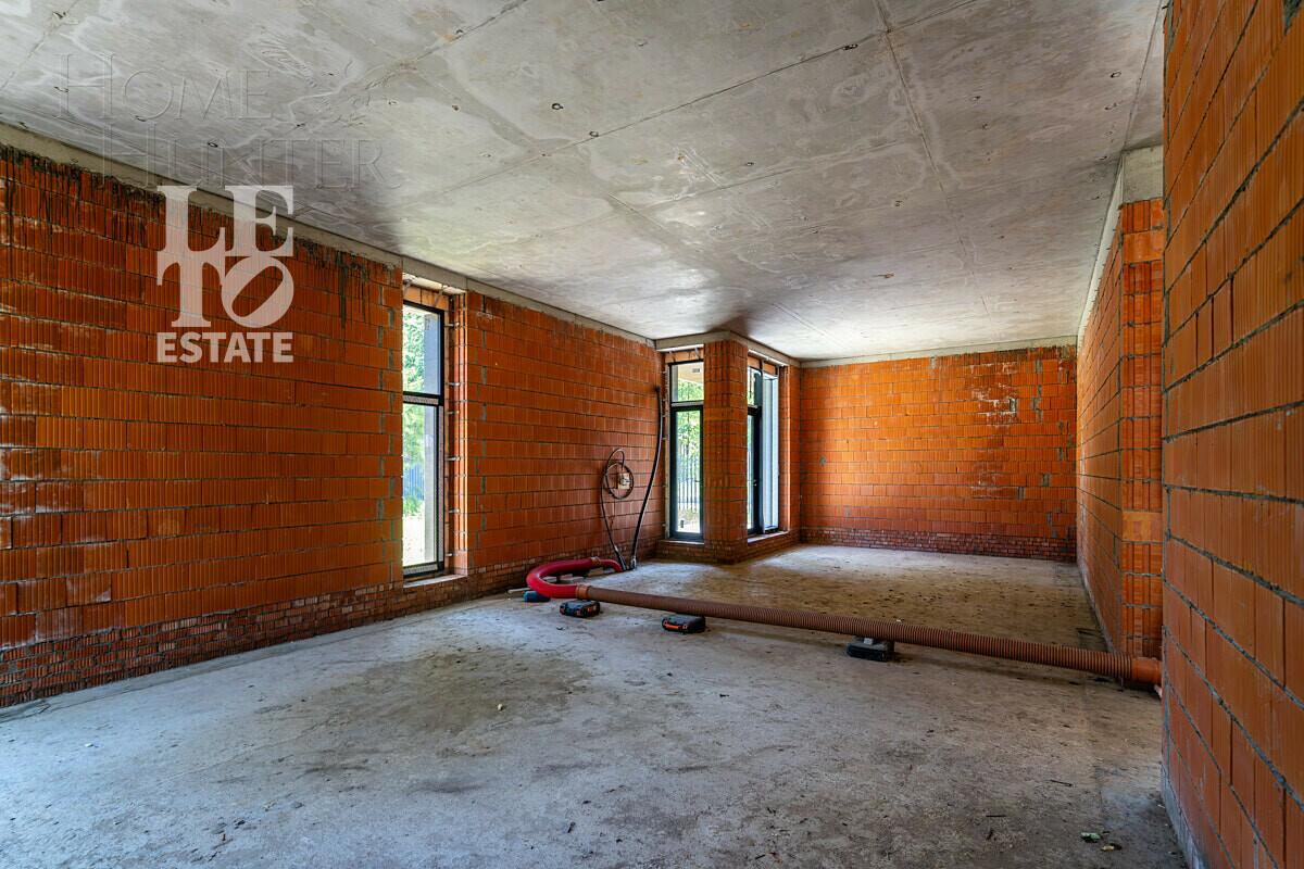 2-этажный коттедж 590 м² без отделки