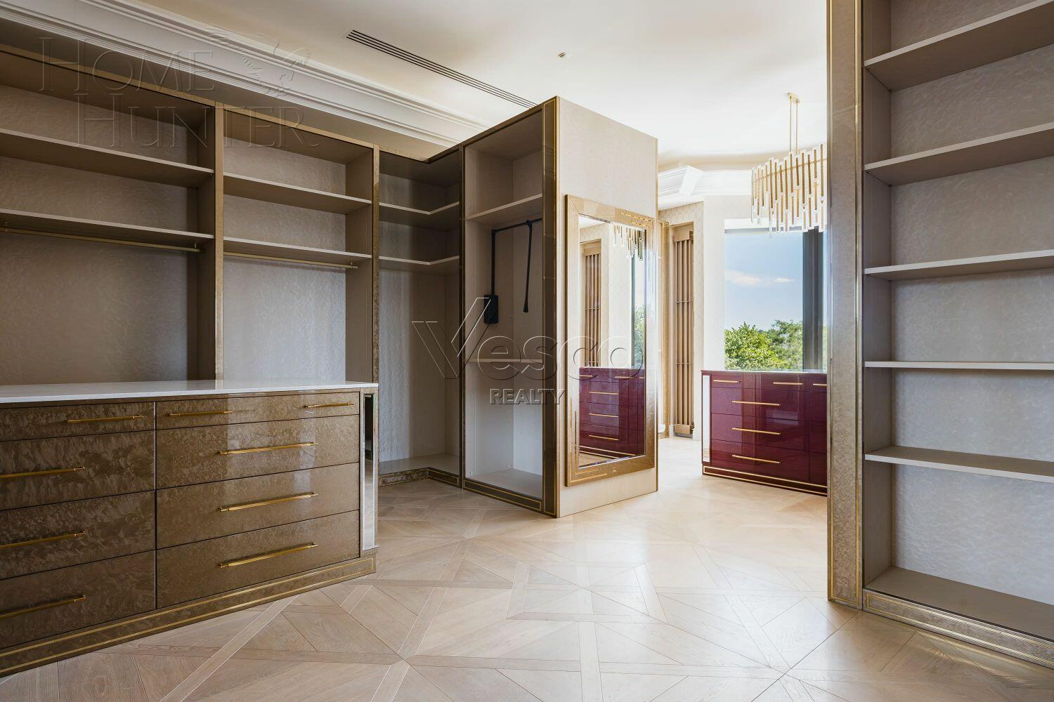 2-этажный коттедж 4 400 м² с отделкой
